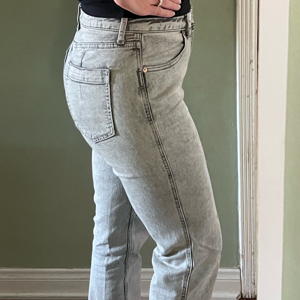 Free People CRVY High Rise Vintage Straight jeans- size 27